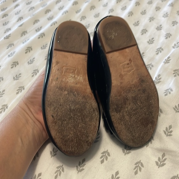 Beautiful shoes girl - Picture 5 of 10